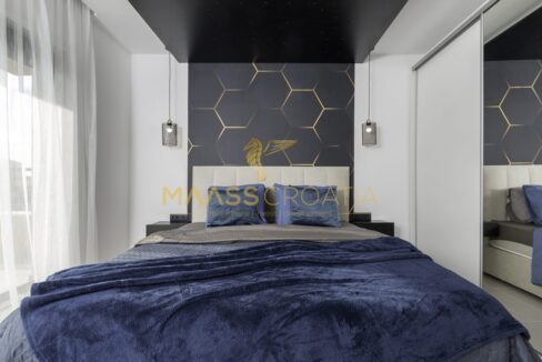 villa-m-premantura-honeycomb-bedroom