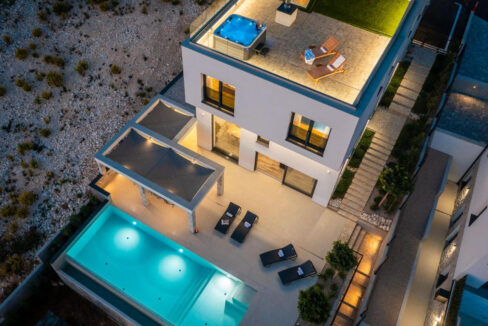 Neue moderne Villa mit Meerblick in der Nähe von Šibenik