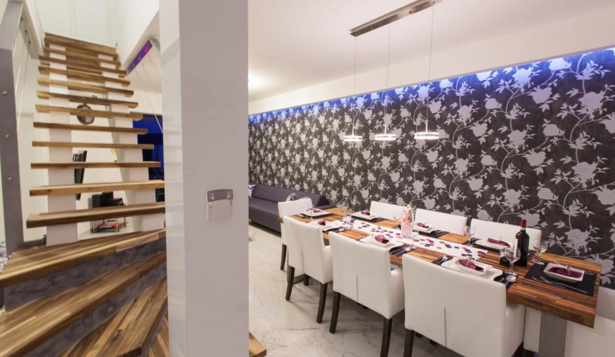 Villa im geometrischen Stil mit atemberaubendem Blick - Crikvenica