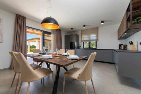 Moderne Villa mit Extra-Grundstück - Tinjan, Region Istrien