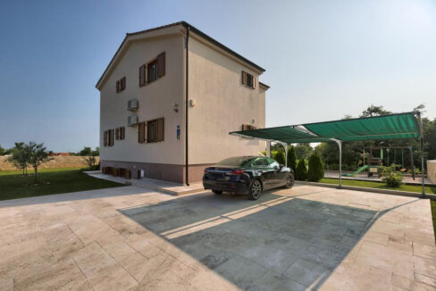 Schönes Einfamilienhaus in der Vorstadt von Pula