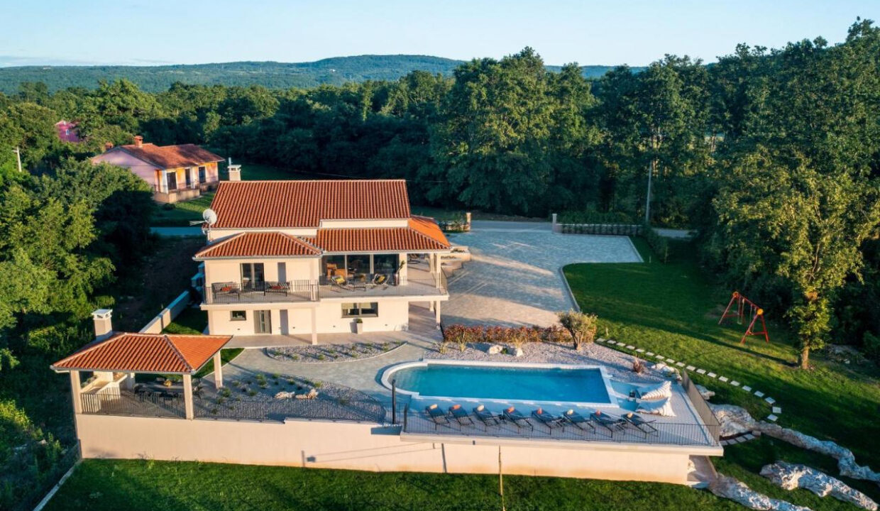 Neue moderne Villa mit traditionellem Charakter - Labin, Istra