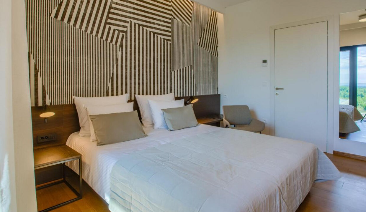 Zeitgenössische Oase, ein luxuriöser moderner Villenrückzugsort, Region Pore?