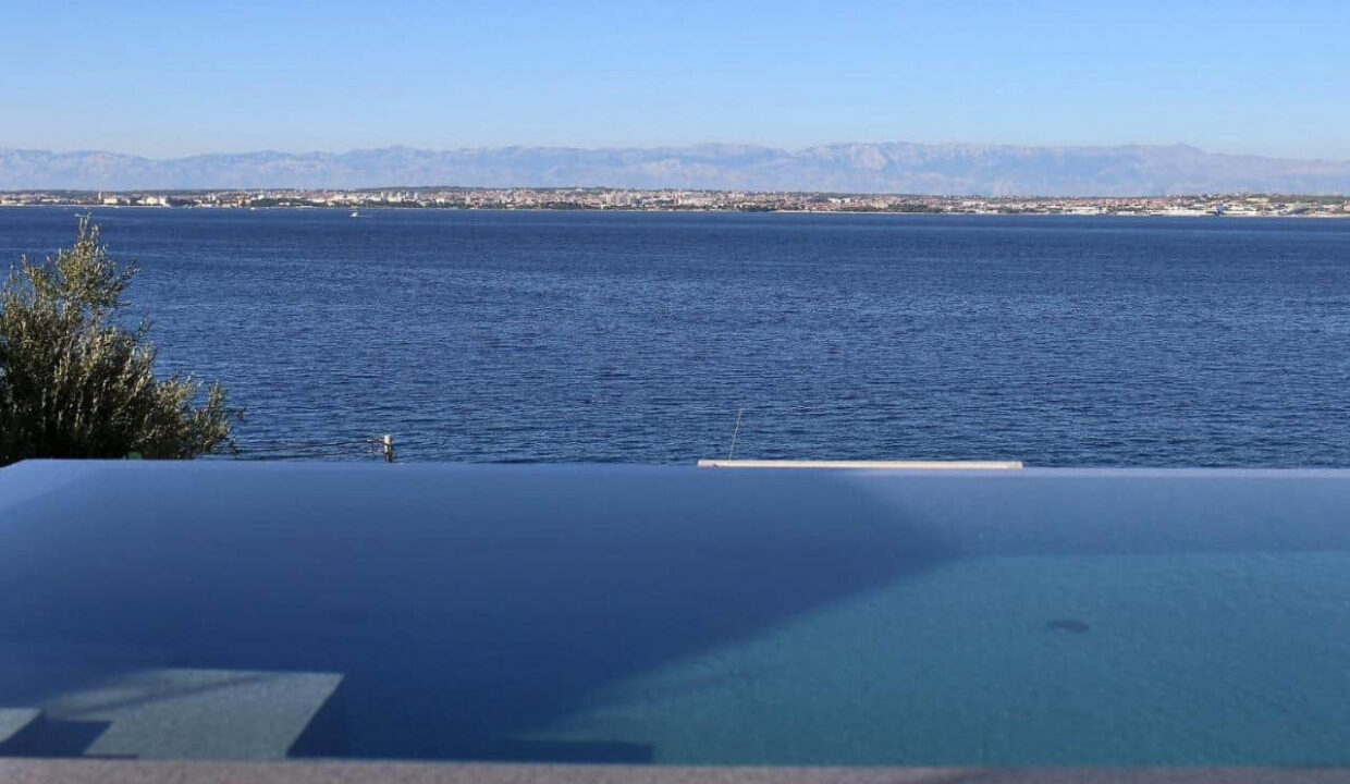 Neue Villa mit Meerblick auf Ugljan