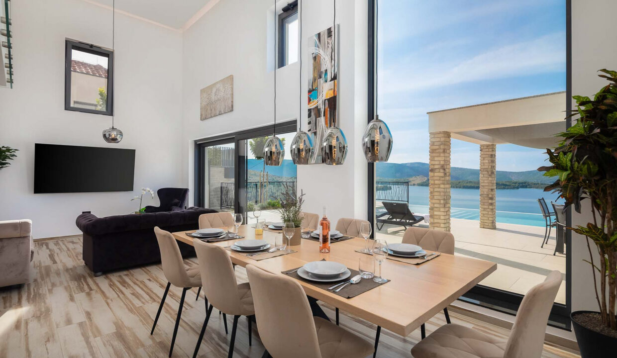 Neue moderne Villa mit Meerblick in der Nähe von Šibenik