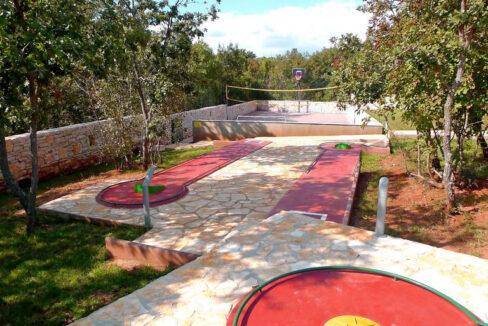 Schönes Einfamilienhaus in der Vorstadt von Pula