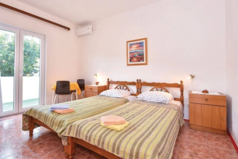 Doppelhaushälfte direkt am Meer ?iovo