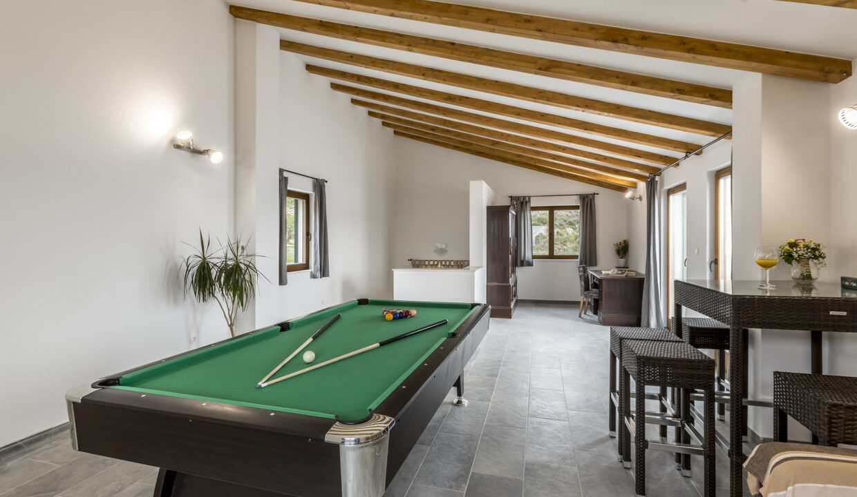 Steinhaus mit Meerblick in Omis