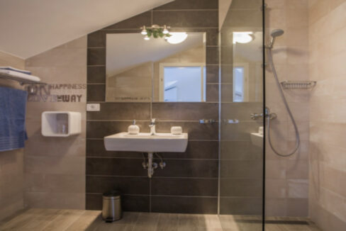 Neues modernes Haus auf der Insel Solta