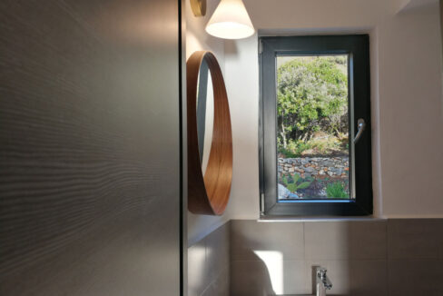 Weißes Haus mit Meerblick auf der Insel Vis