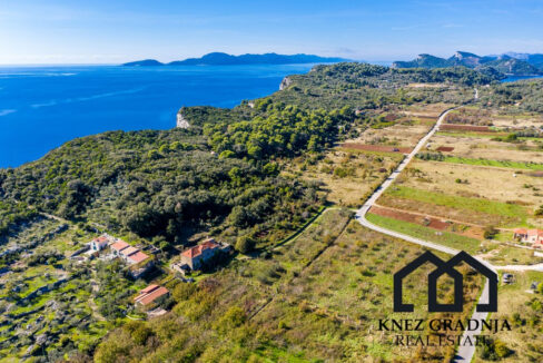 Erstaunliche handgefertigte Steinvilla auf der Insel Sipan