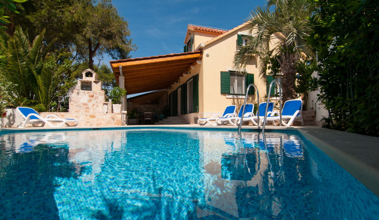 Haus am Strand auf der Insel Brac