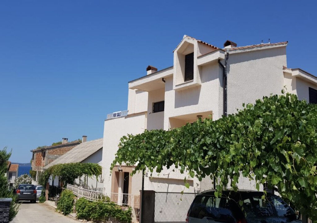 Haus mit Meerblick in Sibenik