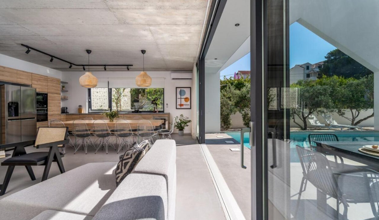 Erstaunliche neue Villa auf der Insel Brac