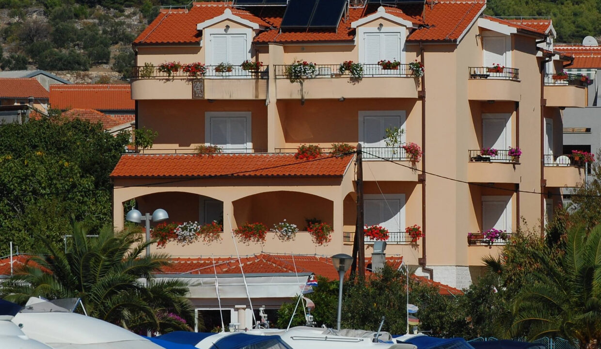 Grundstücke am Meer Tribunj