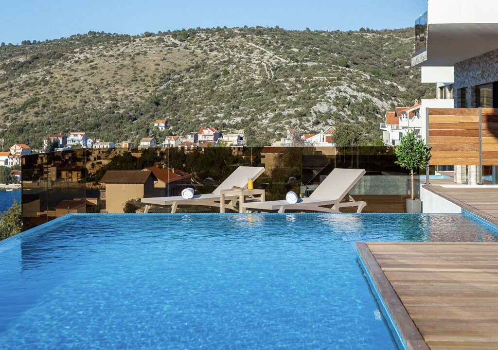 Neue moderne Villa mit Meerblick in Rogoznica