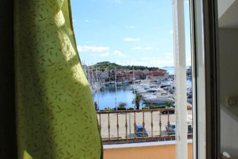 Grundstücke am Meer Tribunj