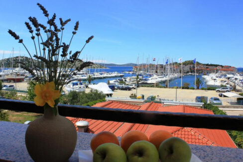 Grundstücke am Meer Tribunj