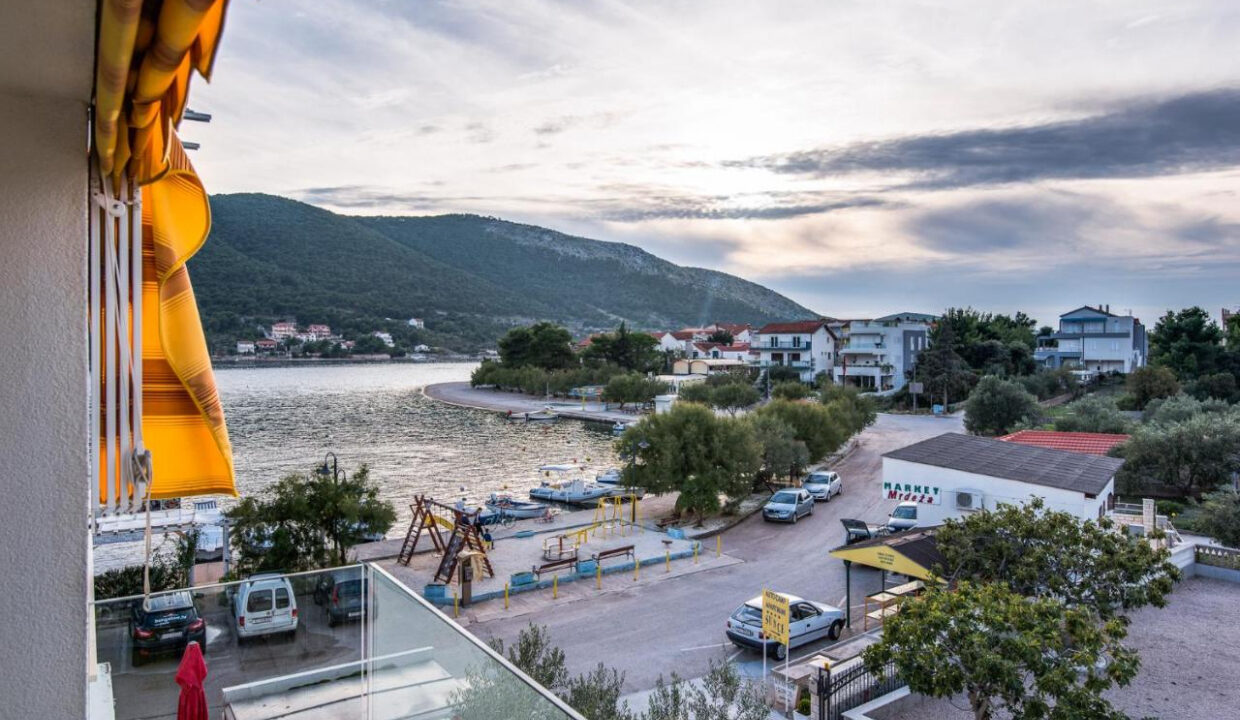 Haus am Wasser in Sibenik
