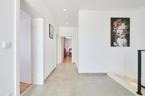 Haus im modernen Stil in Kastela