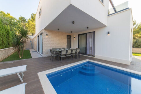 Städtische Villa auf einer bezaubernden Insel Ciovo, Region Split