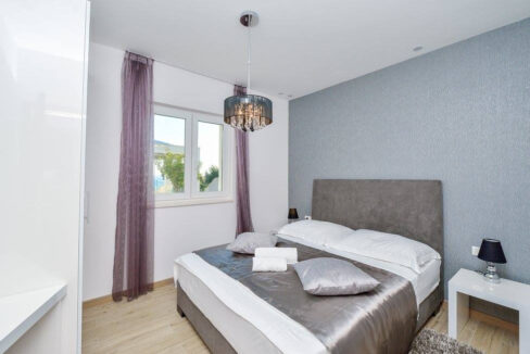 Atemberaubende Doppelhaushälfte Rogoznica