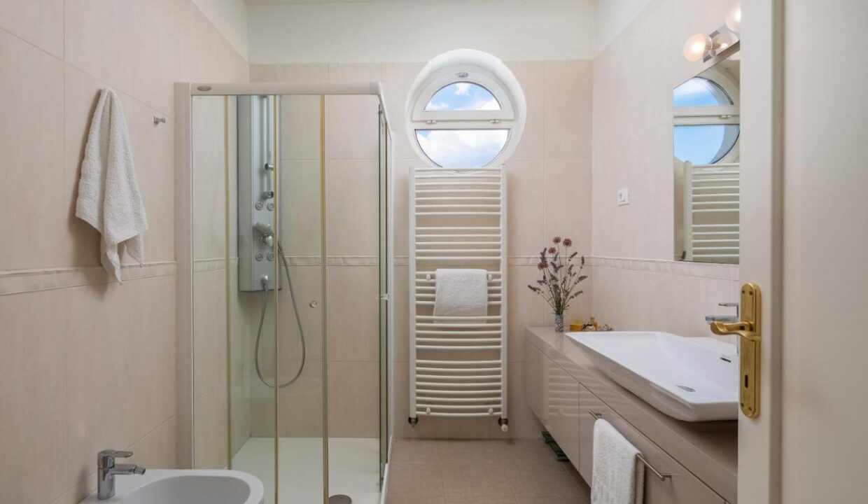 Geräumige und modern aussehende Villa - Vodice