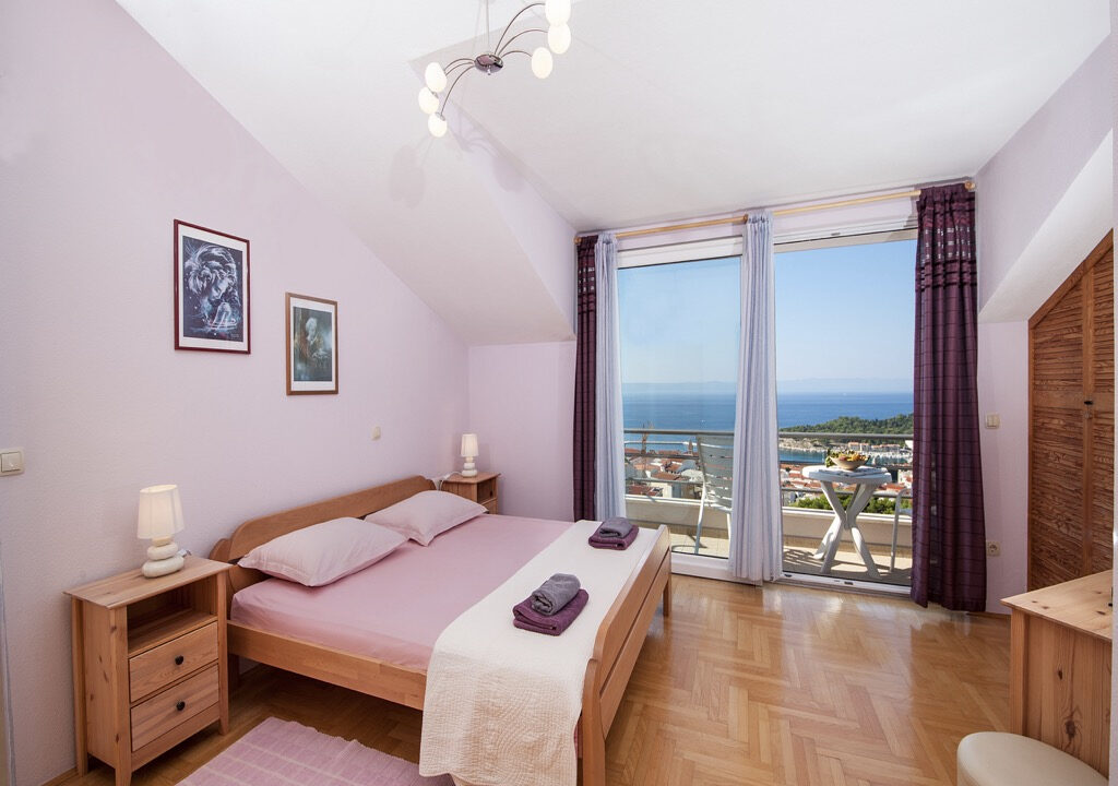 Haus mit Garten und Meerblick in Makarska