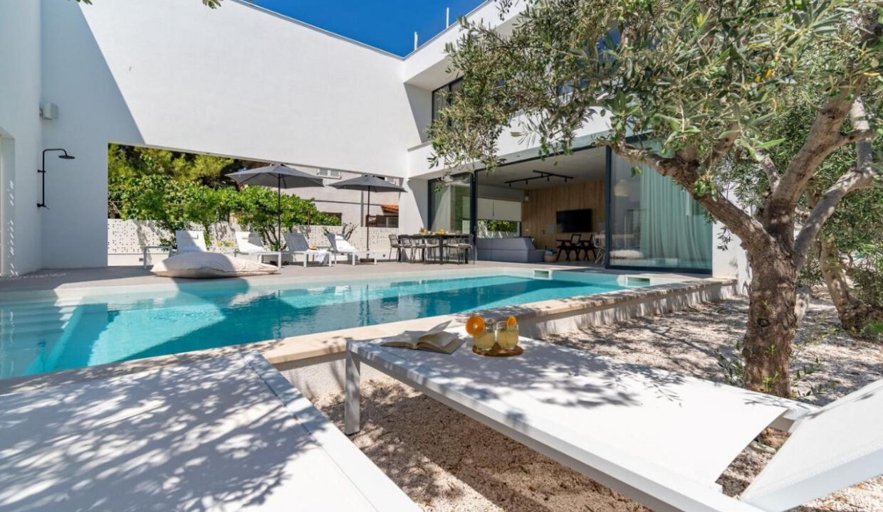 Erstaunliche neue Villa auf der Insel Brac