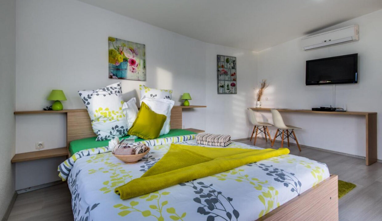 Haus am Wasser in Sibenik