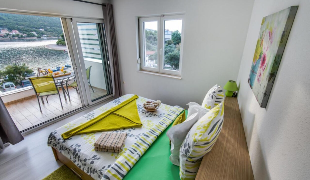 Haus am Wasser in Sibenik