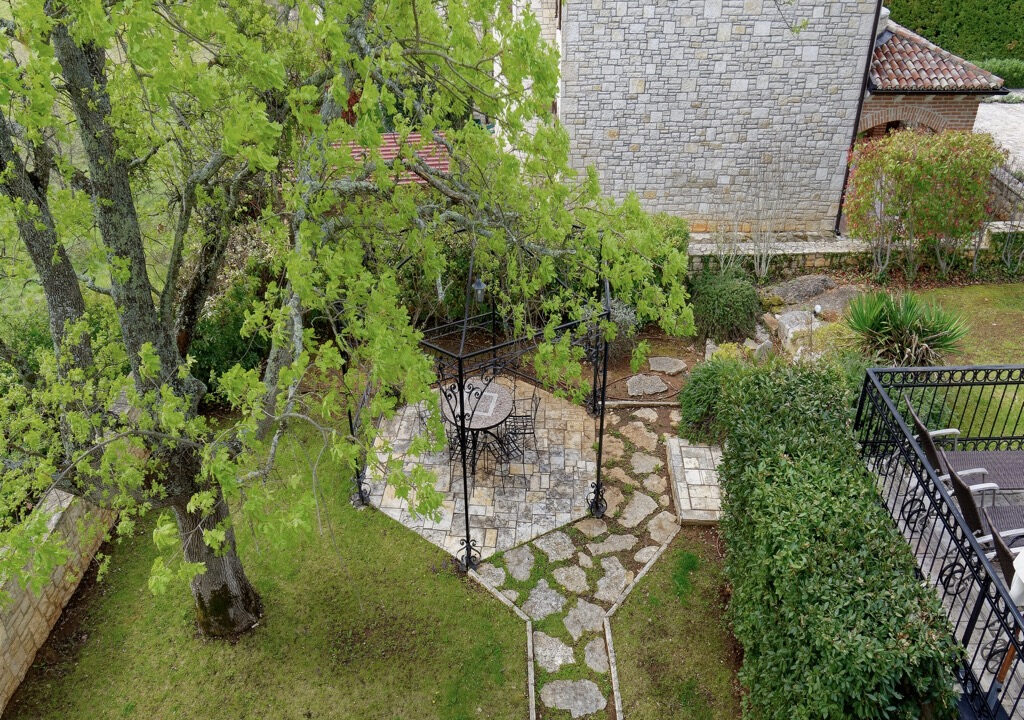 Faszinierendes Herrenhaus aus Stein in Visnjan, Istra