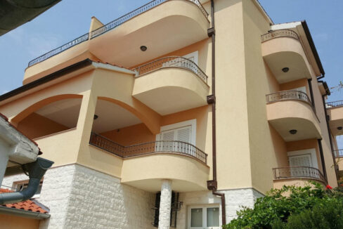 Grundstücke am Meer Tribunj