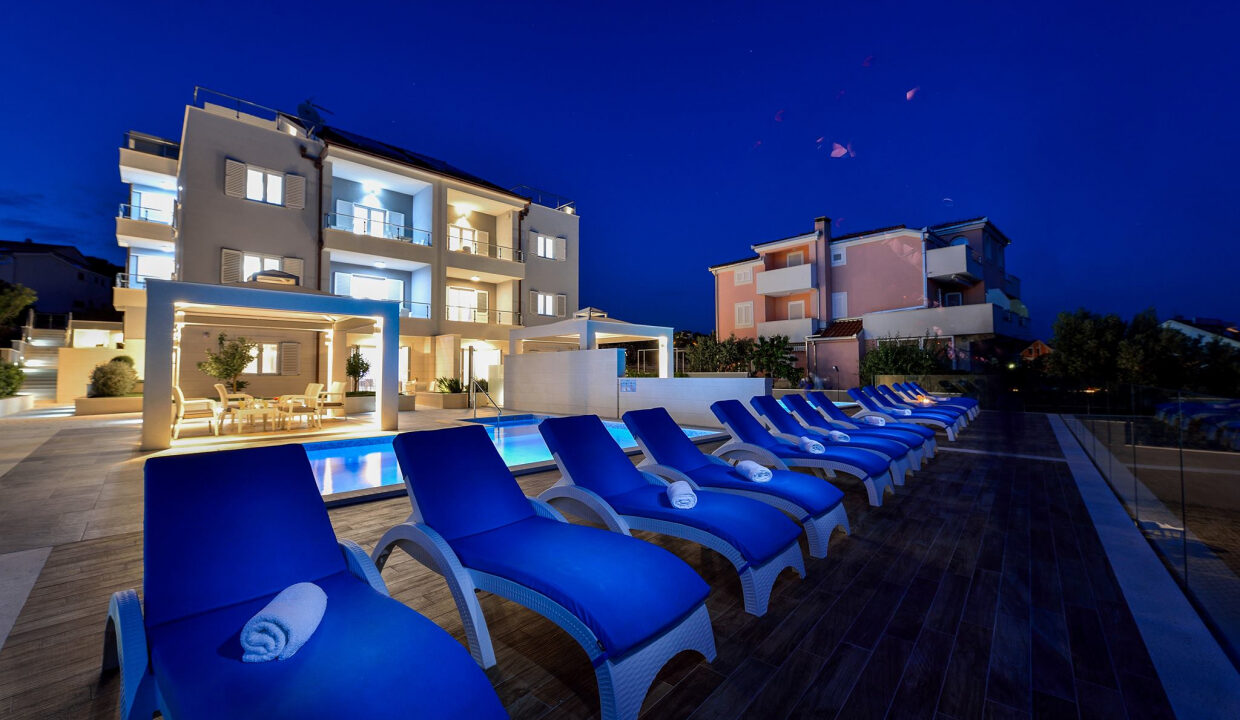 Atemberaubende Doppelhaushälfte Rogoznica