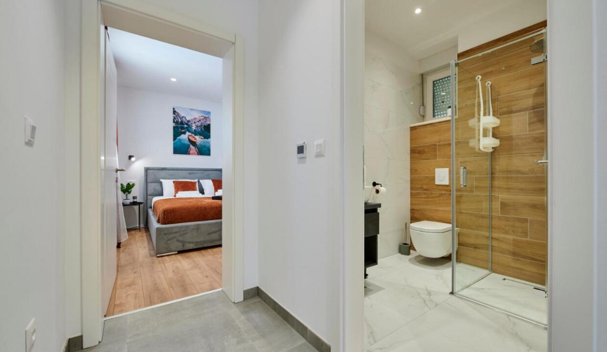 Haus im modernen Stil in Kastela