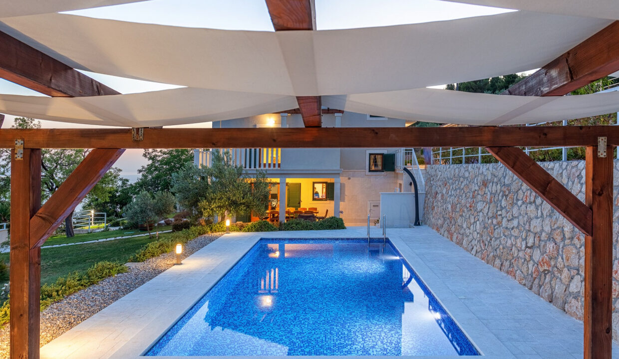 Steinhaus mit Meerblick in Omis