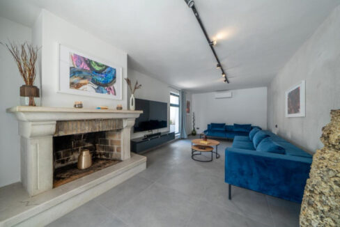 Villa aus Stein direkt am Meer auf der Insel Brac