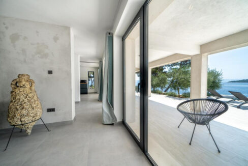 Villa aus Stein direkt am Meer auf der Insel Brac