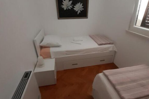 Haus am Meer in der Nähe von Šibenik