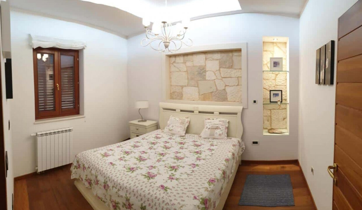 Erstaunliches Haus bei Pakostane