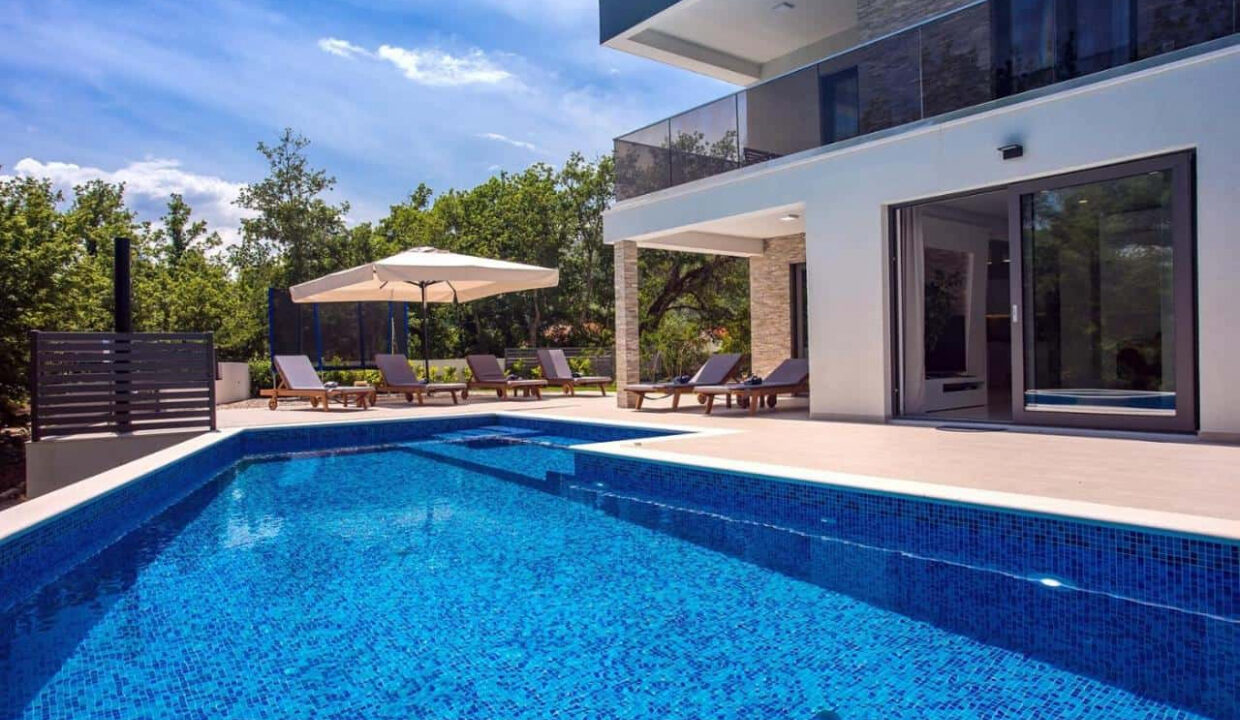 Modernes Haus in der Region Omis