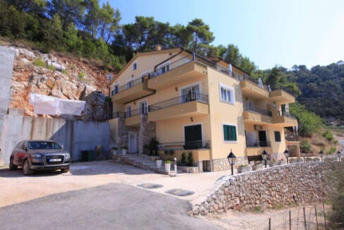 Traditionelles Haus am Meer auf der Insel Hvar