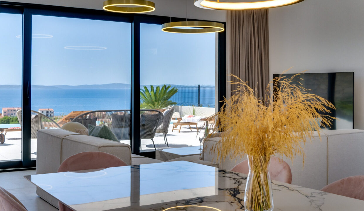 Ausgezeichnete neue Villa in Split
