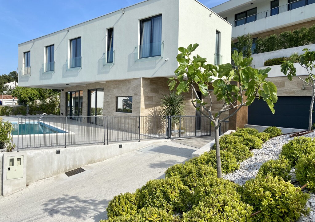 Neue moderne Villa auf Ciovo, nahe am Meer