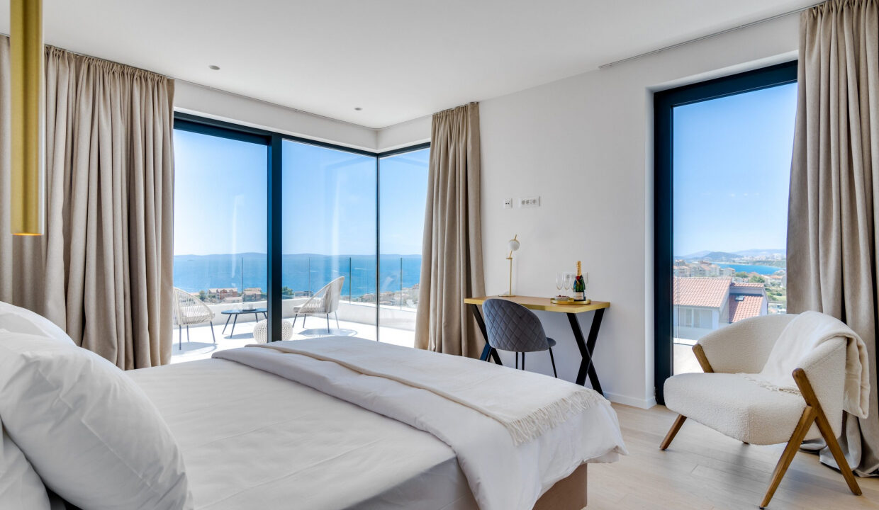 Ausgezeichnete neue Villa in Split