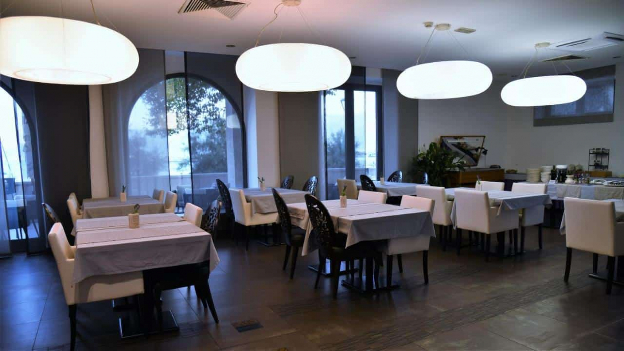 Hotel am Meer auf der Insel Bra?